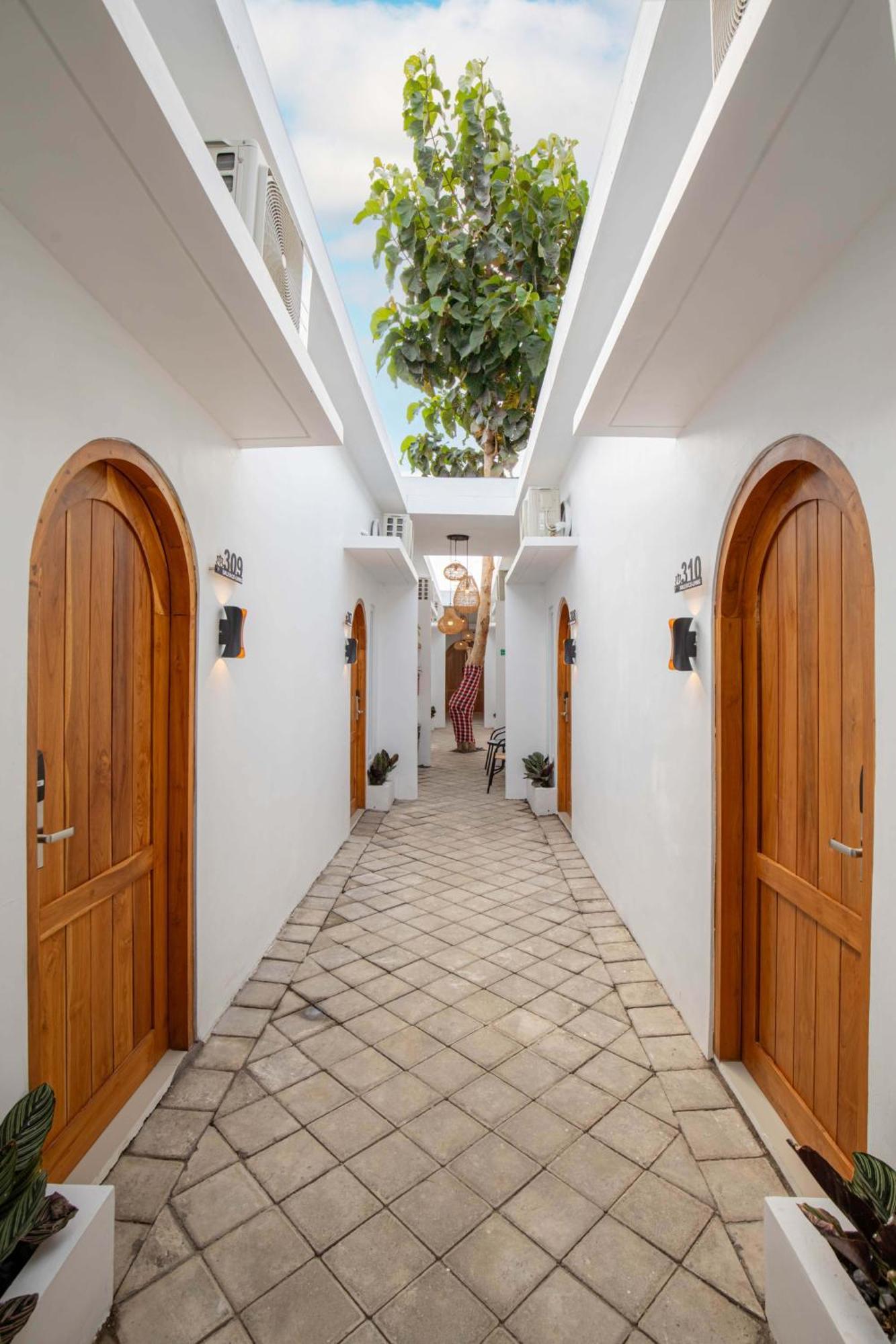 Baliem Coliving Aparthotel Jimbaran Exteriör bild